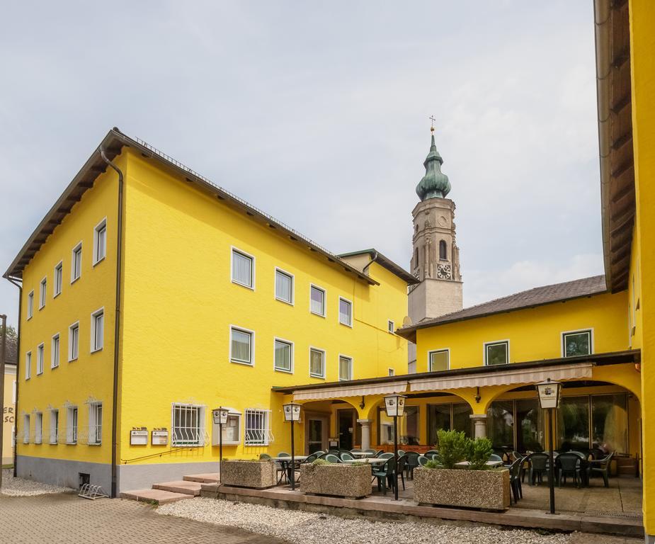 Hôtel Stiftsgasthof Hochburg Extérieur photo